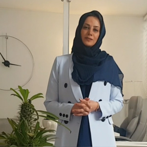 پشت این دیوار سنگی - بنفشه قاسمی زاده